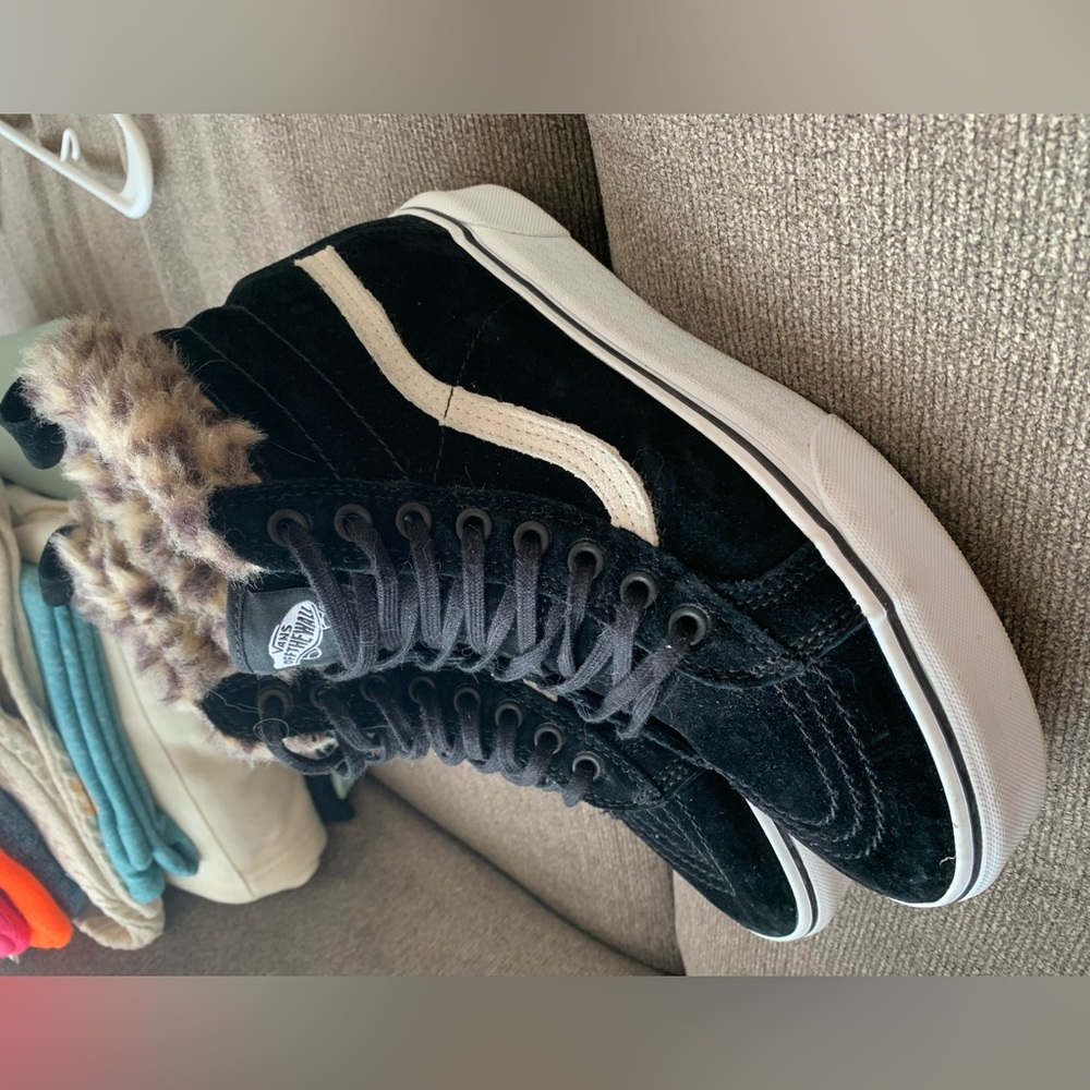 Vans - Picture 2 of 7